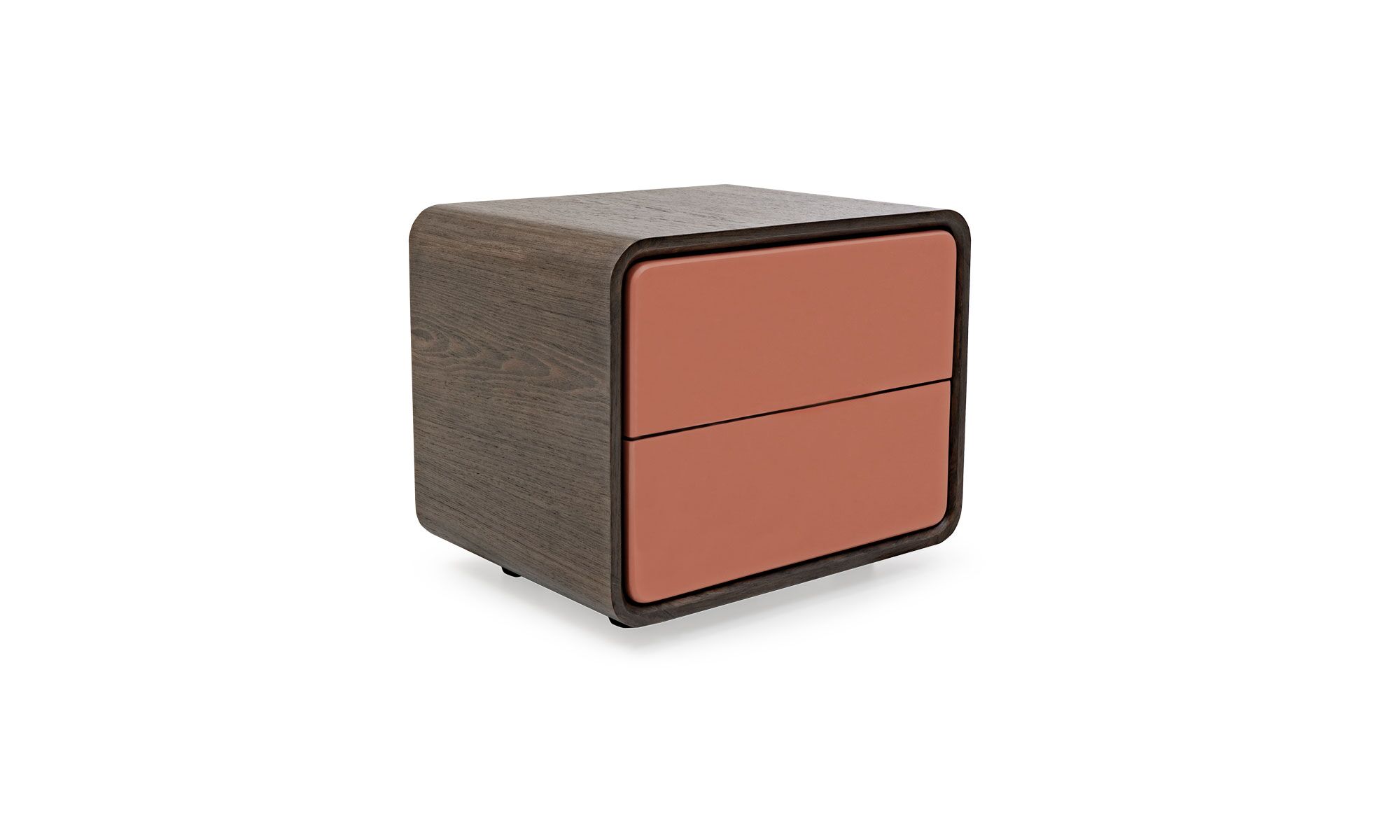 3,4-CERRADO NOCHERO MADRID Nochero Madrid 55 CM de la marca Aristas visto diagonal. Un diseƱo compacto y elegante en roble europeo. Presenta una superficie lisa y un soporte estable en color de madera Olmo y cajones color Rosso.