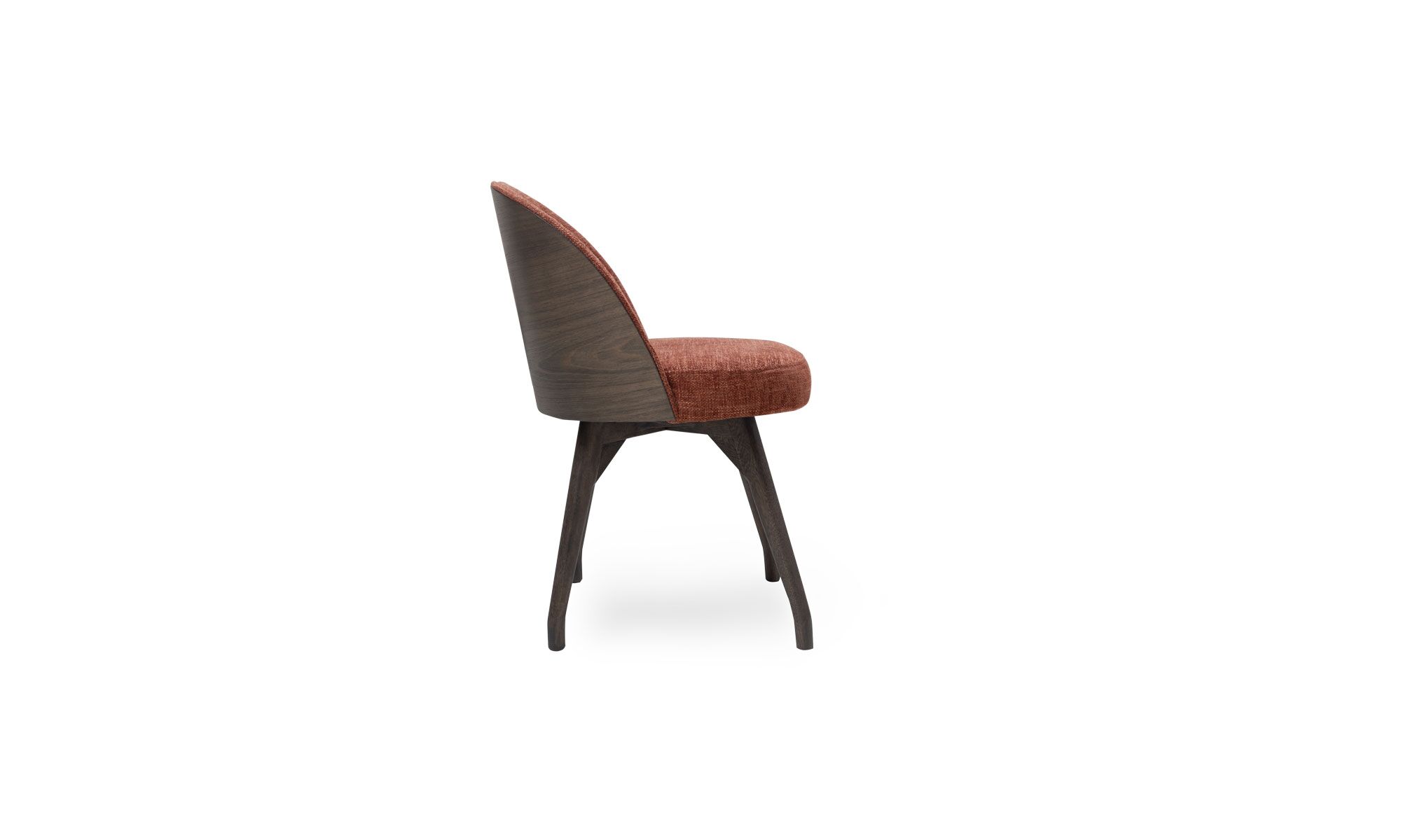 lado EROS TAP Silla Comedor Eros Tap de la marca Aristas vista lateral. Presenta un diseño contemporáneo con un asiento acolchado, lineas elegantes y patas delgadas estilizadas.