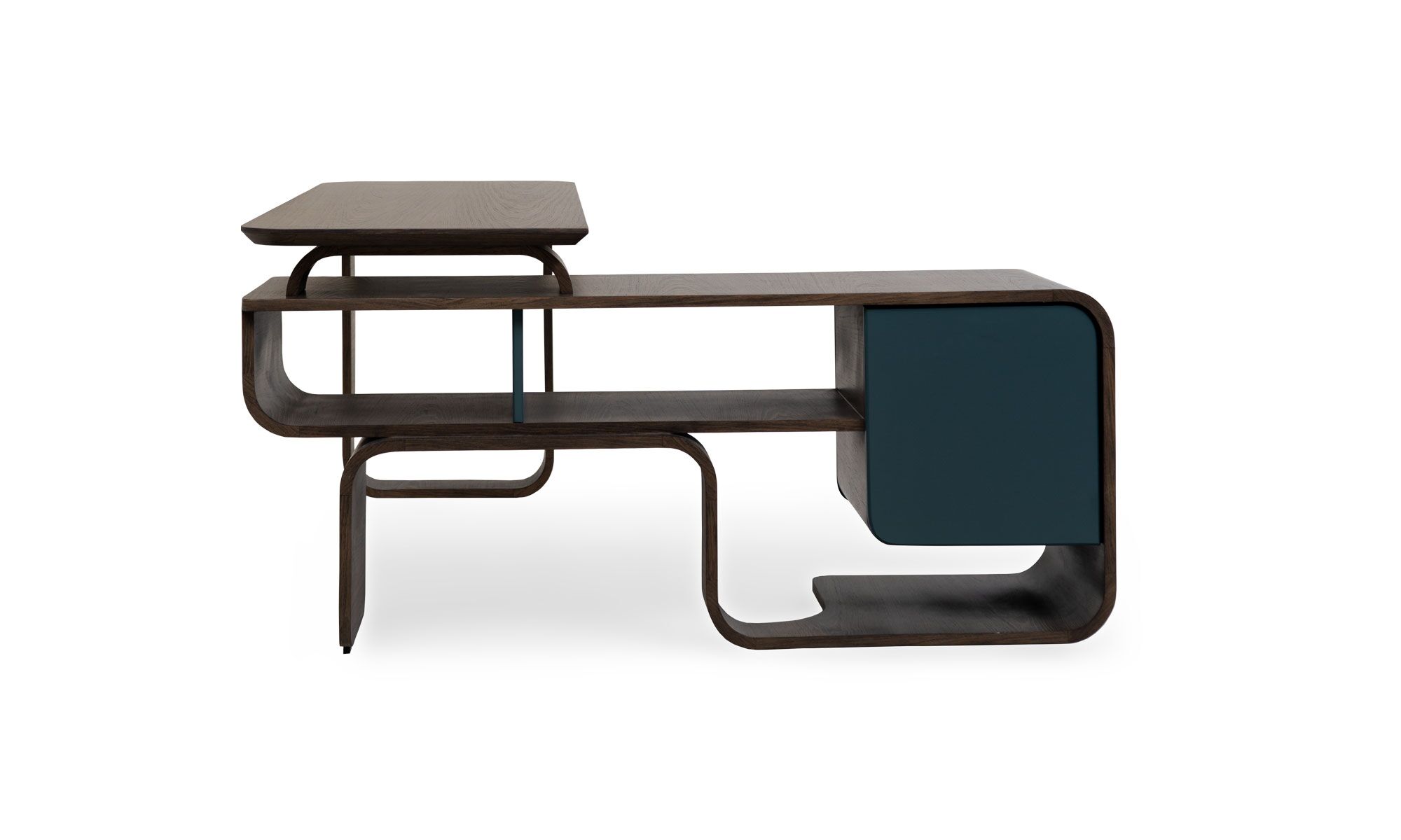 parte-tracera Escritorio Madrid en L Tapa Roble de Aristas visto de frente. Un diseƱo en forma de "L" que ofrece una amplia superficie de trabajo con acabado en madera de roble, aportando un estilo cƔlido y natural.