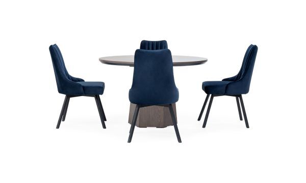 Vista en cruz de la Mesa Comedor Milano redonda con 4 sillas Florencia de la marca Aristas. La mesa presenta una superficie circular de acabado liso, sostenida por una base central en madera. Las sillas Florencia, con un diseño elegante y respaldo acolchado, complementan el conjunto.