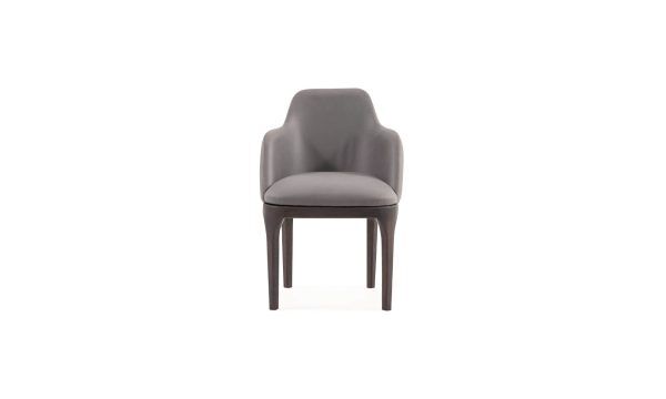 Silla Comedor Lisboa C/B de la marca Aristas vista frontal. Un diseño elegante con patas rectas en madera y un acabado en tela suave de color neutro.
