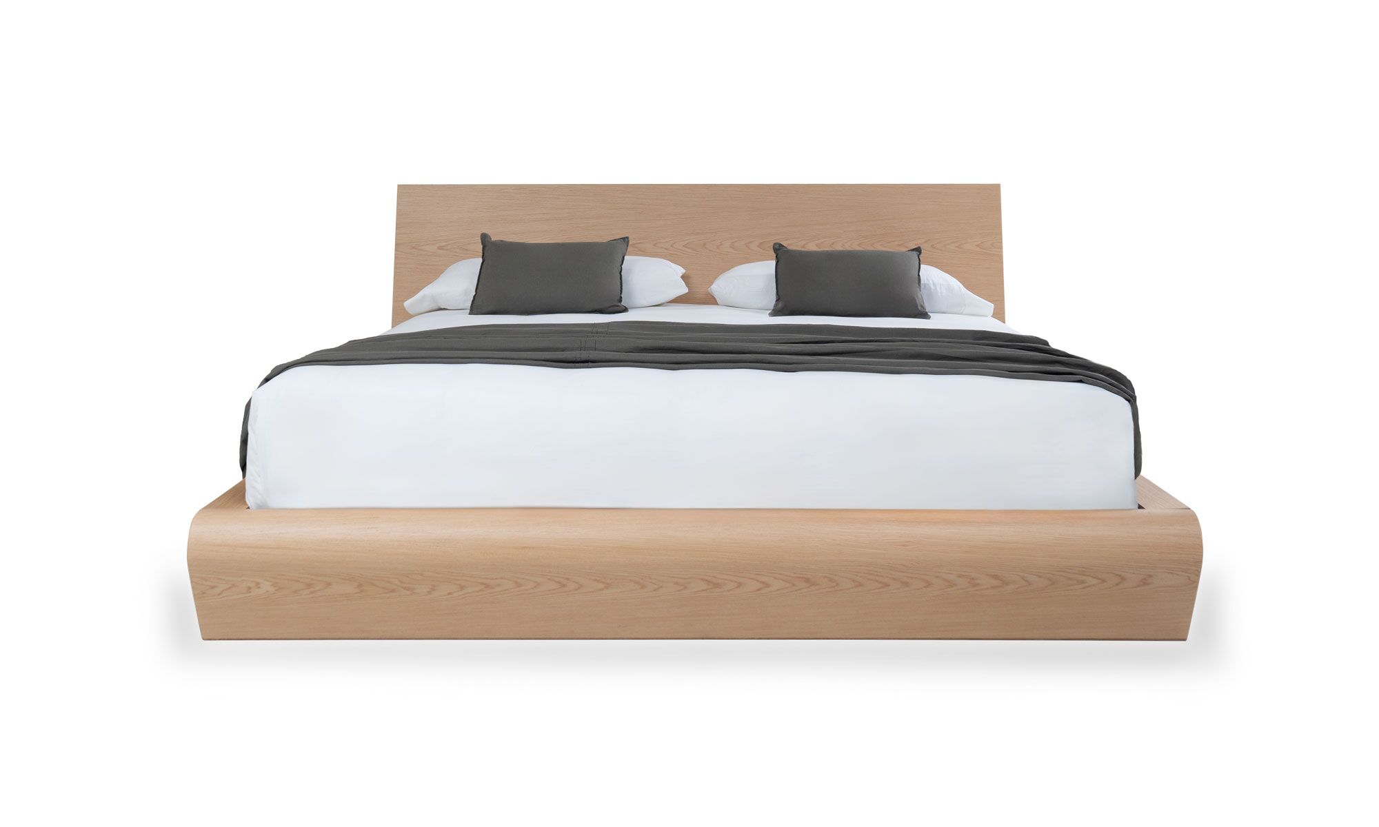 frente-sin-mesa-de-noche- ESE Vista frontal de la Cama Ese de Aristas. Presenta un diseño minimalista y moderno con una estructura de líneas limpias y un espaldar en madera.