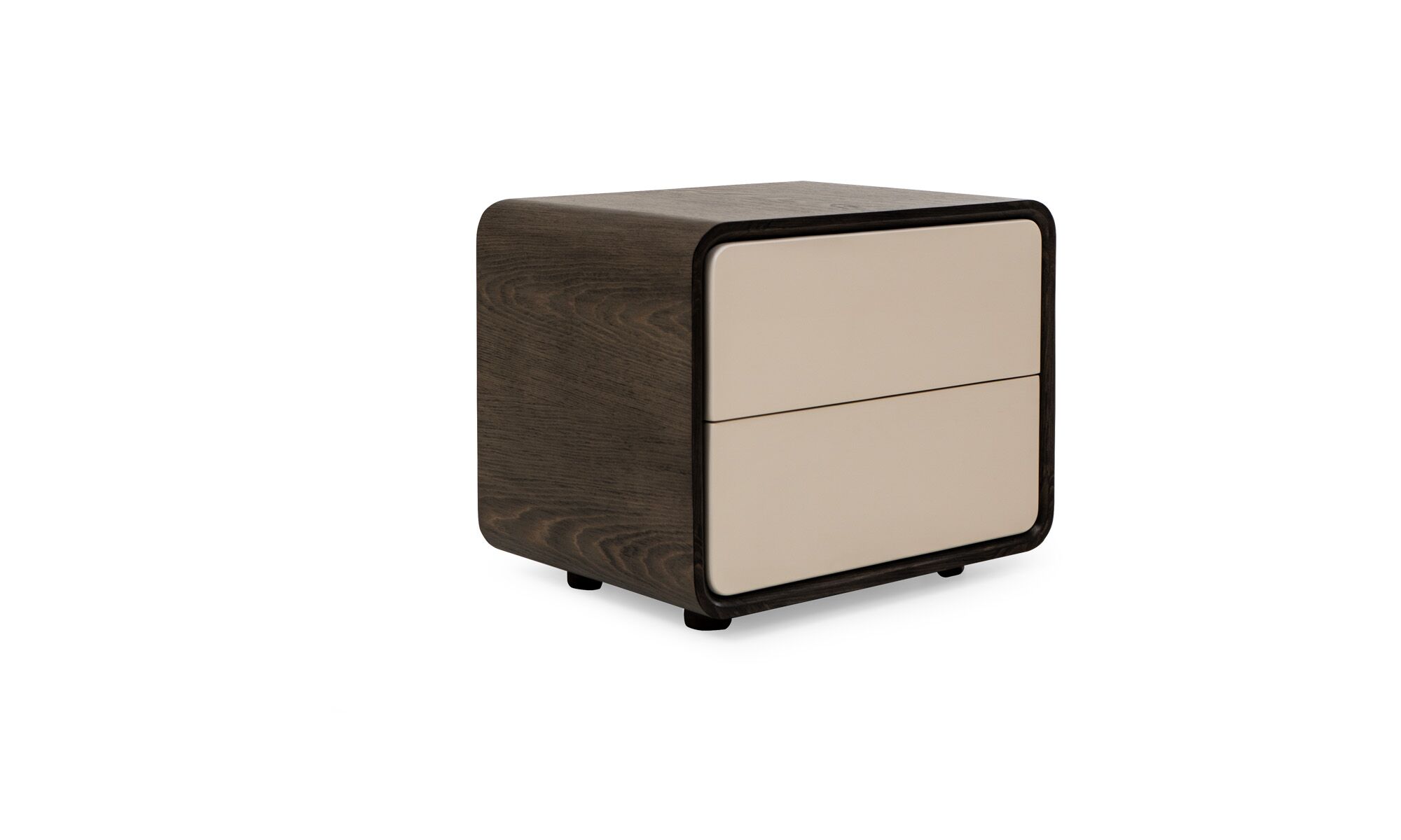 3,4 madrid nochero Nochero Madrid 55 CM de la marca Aristas visto diagonal. Un diseño compacto y elegante en roble europeo. Presenta una superficie lisa y un soporte estable en color de madera Ceniza.