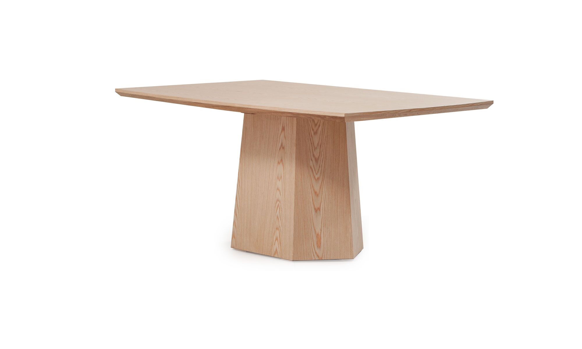 2.MESA-COMEDOR-MILANO Vista diagonal de la Mesa Comedor Milano 6 Puestos de la marca Aristas. Un diseño moderno y sofisticado que destaca por su superficie rectangular amplia, líneas limpias y base robusta en madera color Escandinavo.