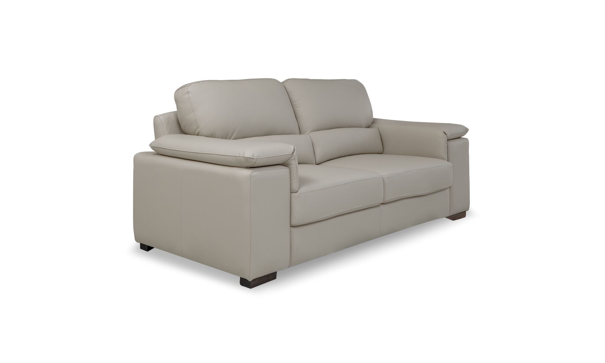 3,4 duomo 3pt Sofá Duomo de la marca Aristas visto en perspectiva diagonal. Un diseño moderno y elegante de líneas curvas, con un respaldo alto y acolchado.