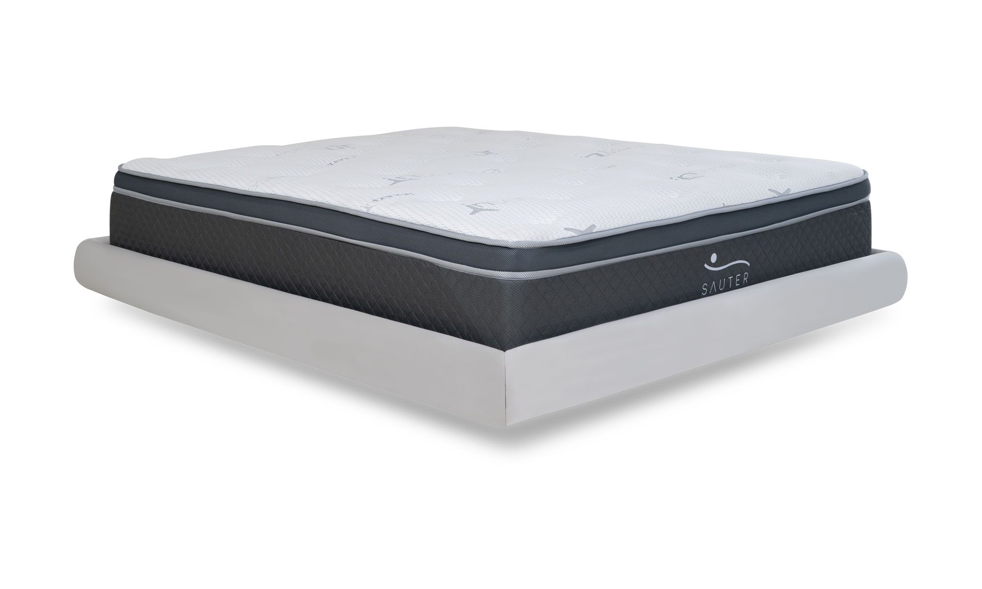 3,4centto plush base apolo Vista diagonal de la Basecama Apolo + Colchón Centto Plus de Aristas y Sauter tech. La basecama Apolo cuenta con un diseño robusto y minimalista en el color de tela Gante Marfil. Mientras que el colchón tiene una supericie acolchada y está diseñado con tecnología 5 Zone Pocket Spring para mayor soporte.