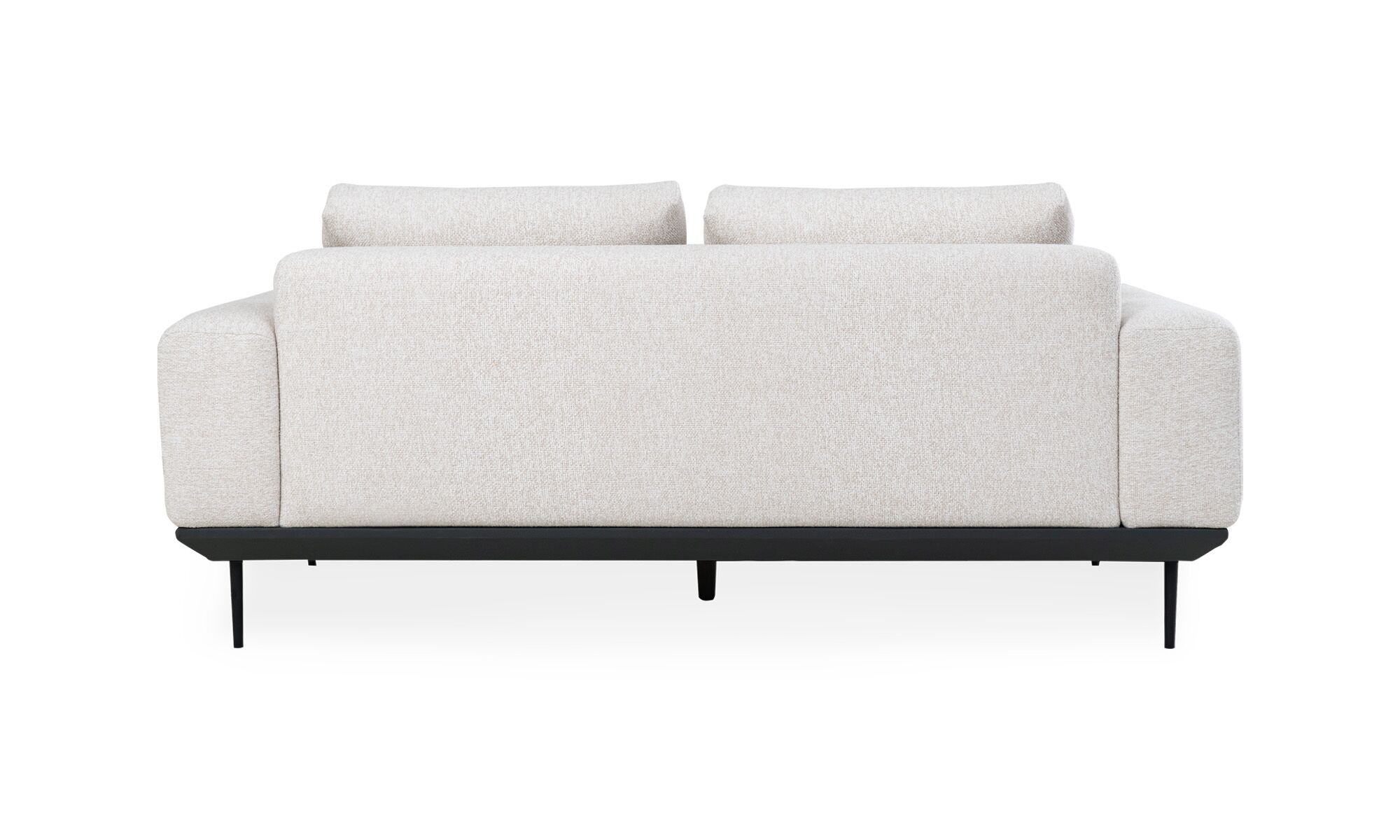 ATRASLISBOA 3 PT Vista posterior del Sofá Lisboa de la marca Aristas. Un diseño elegante y moderno de líneas rectas, con asientos amplios, cojines acolchados y patas delgadas y discretas en metal.