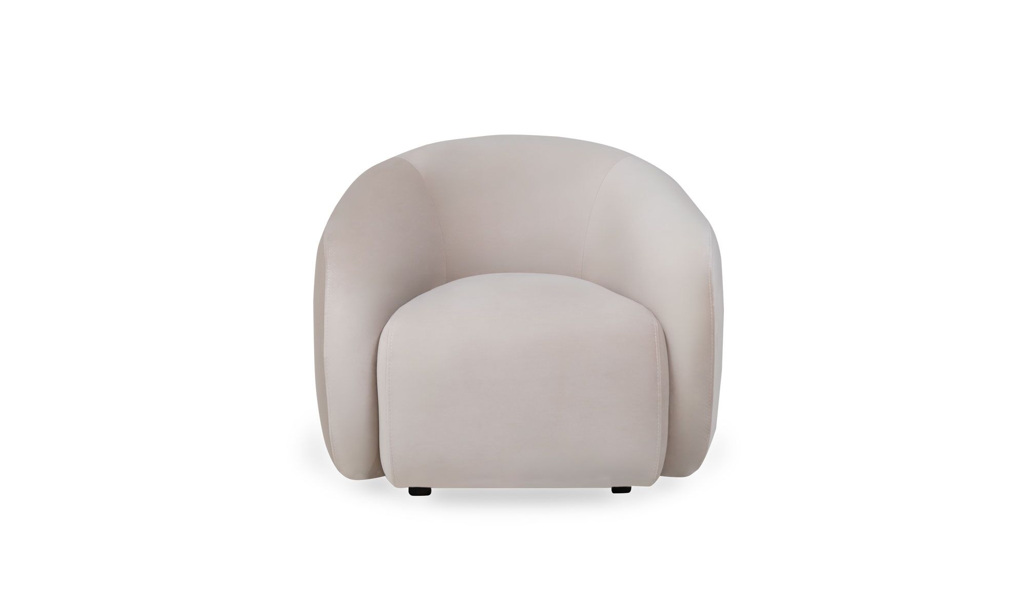 frente (7) Poltrona Milan de la marca Aristas vista de frente. Presenta un diseño contemporáneo con un respaldo alto y una tapicería suave en el color de tela Gante Crudo.