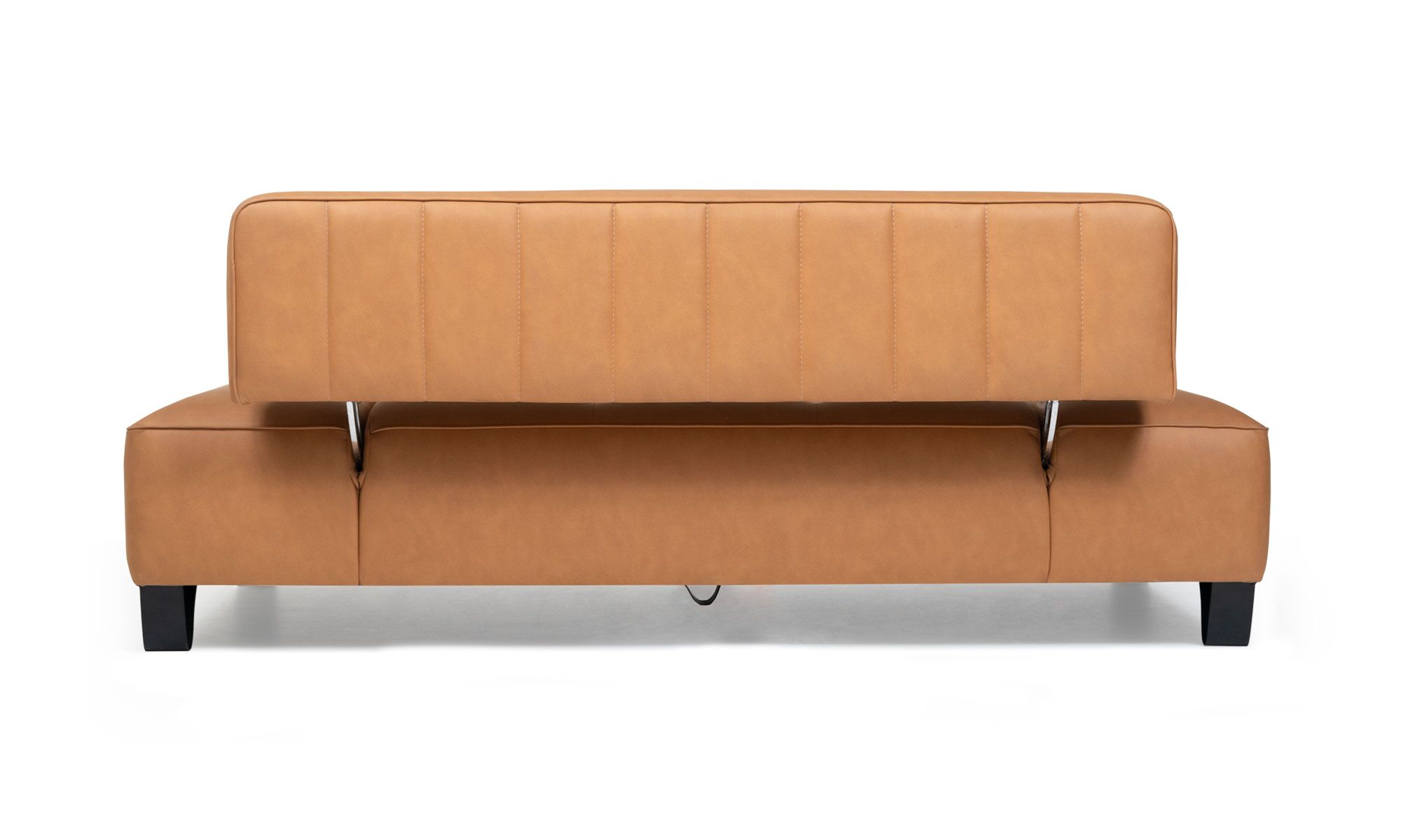 Sofa-boston-BRONCE-parte-trasera Sofá Cama Boston de la marca Aristas visto en perspectiva posterior. Un diseño moderno y funcional con un asiento y respaldo acolchados de líneas rectas y bien definidas.