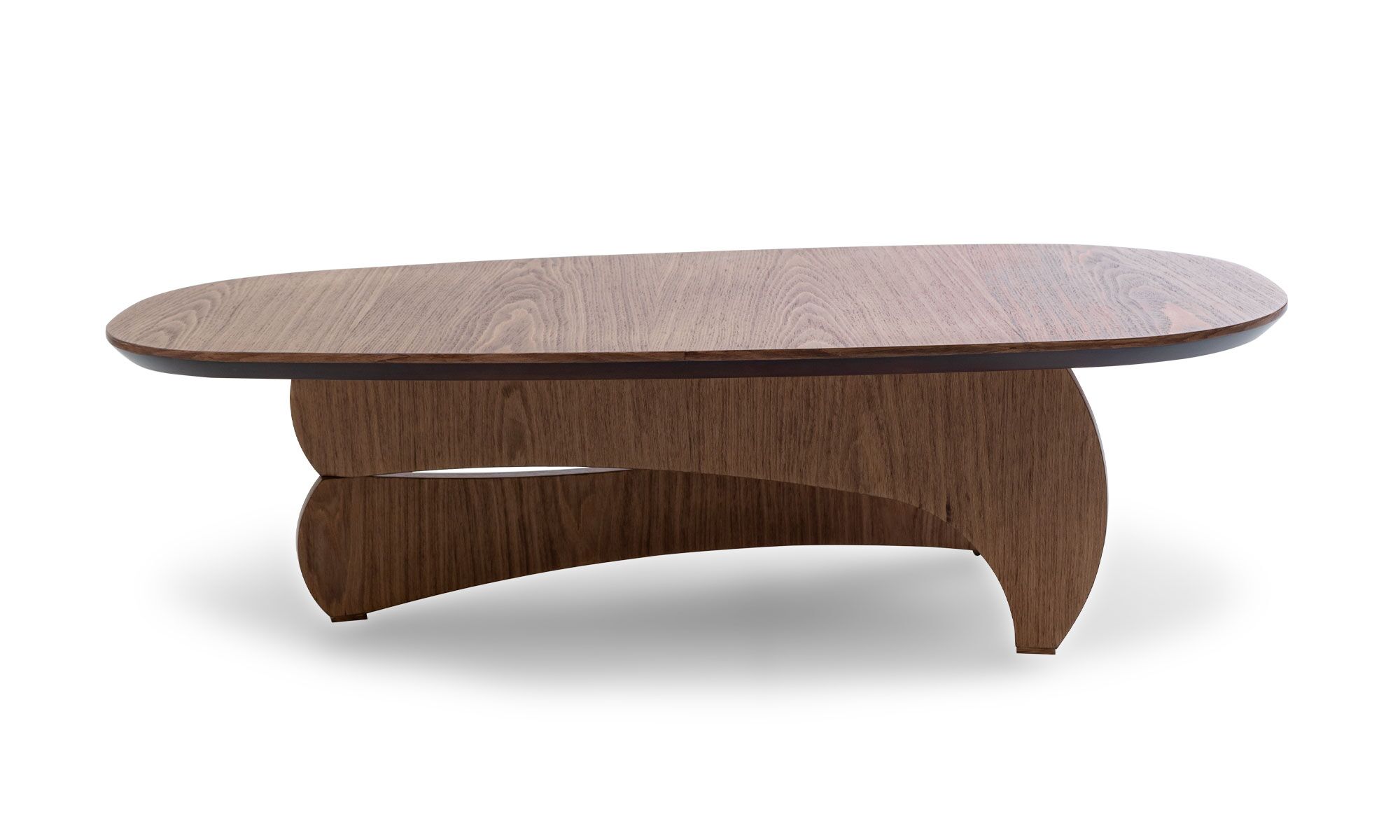 lado chesea Mesa de Centro Chelsea de la marca Aristas, vista frontal. Presenta un diseño moderno y contemporáneo con una superficie amplia en madera color Nórdico.