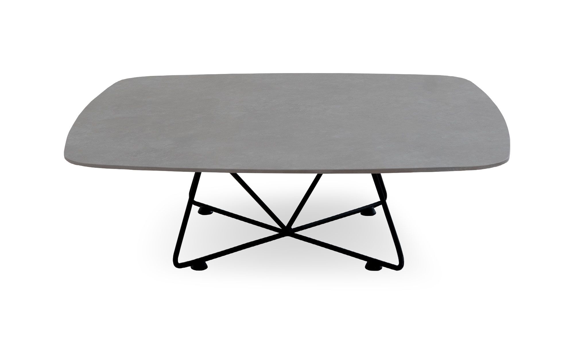mesa Mesa de Centro Bruselas en Cerámica Cuadrada Gris de la marca Aristas vista de frente. El diseño destaca por su superficie de cerámica gris de acabado liso y contemporáneo, sostenida por una estructura metálica en color negro con patas delgadas y angulares.