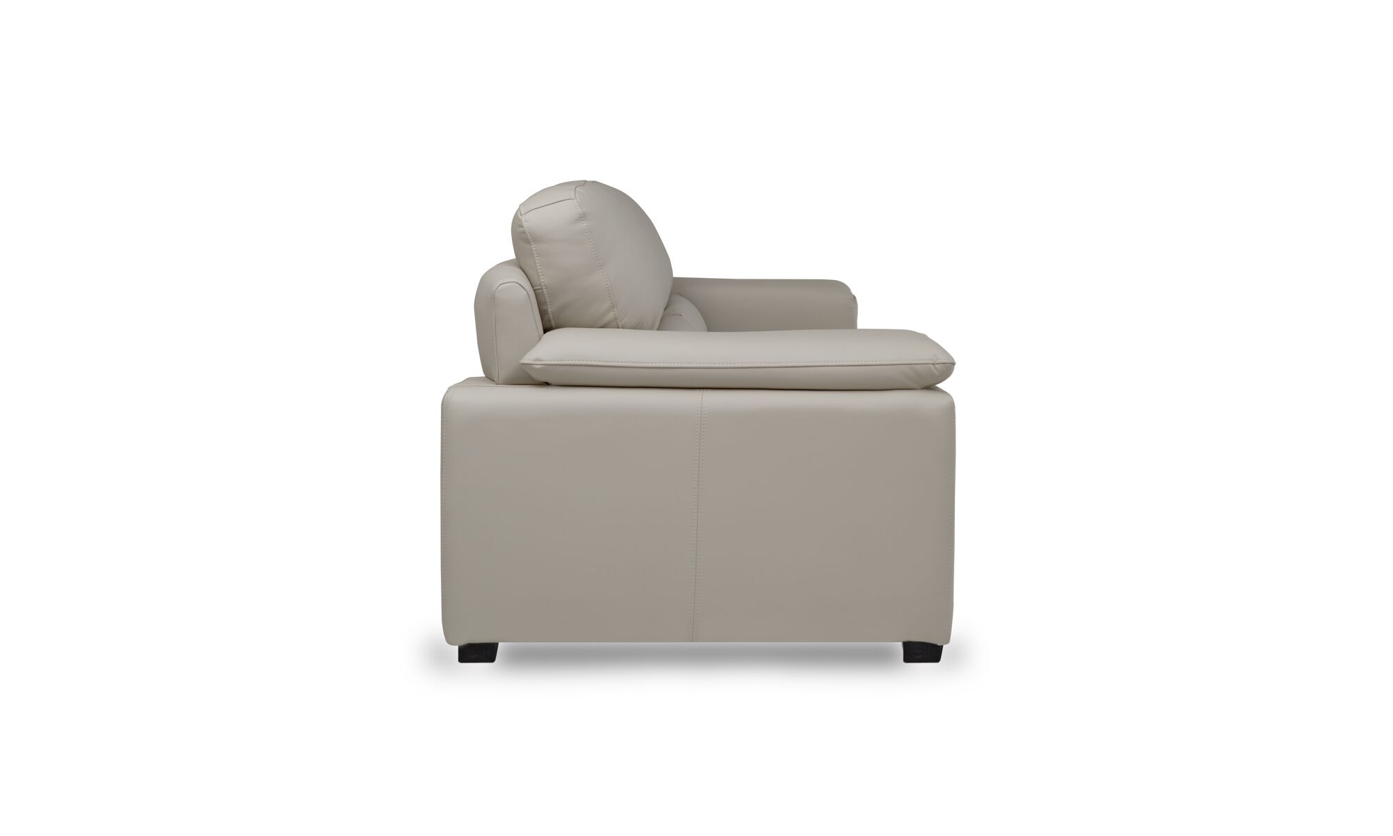 LADO duomo 3pt Sofá Duomo de la marca Aristas visto en perspectiva lateral. Presenta un diseño moderno y elegante de líneas suaves, con un respaldo alto y acolchado.