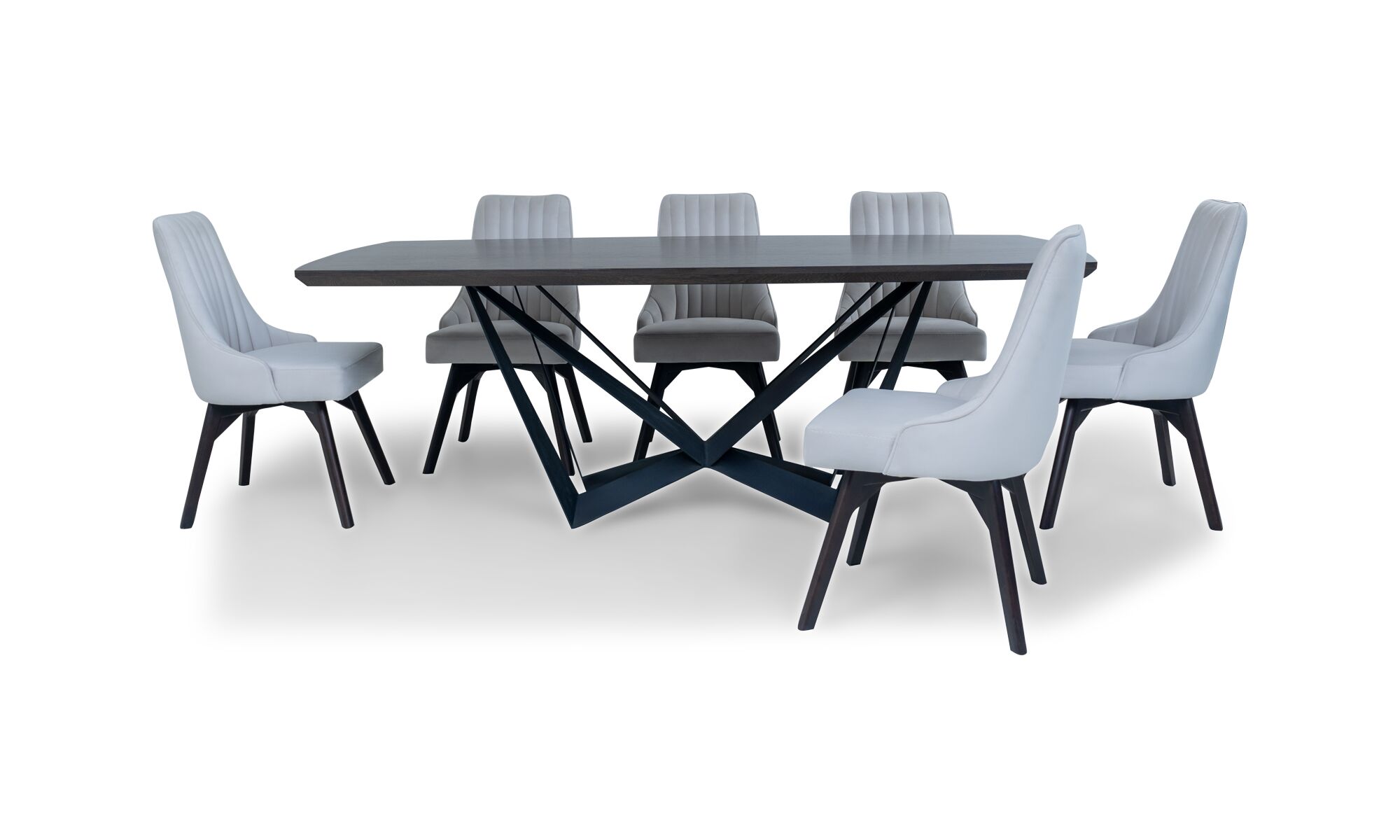 frente-silla-volteada VERSALLES FLORENCIA Vista frontal de la Mesa Comedor Versalles y 6 Sillas Florencia de la marca Aristas. La mesa presenta un diseño clásico en madera color Ceniza y las sillas Florencia complementan el conjunto con respaldos altos y asientos tapizados en tela suave de color neutro.