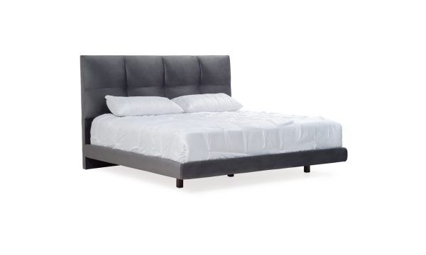 La cama Vitaro Apolo Tap de la marca Aristas, vista diagonal. Un diseño elegante y moderno de líneas rectas, con un cabecero tapizado en tejido suave.