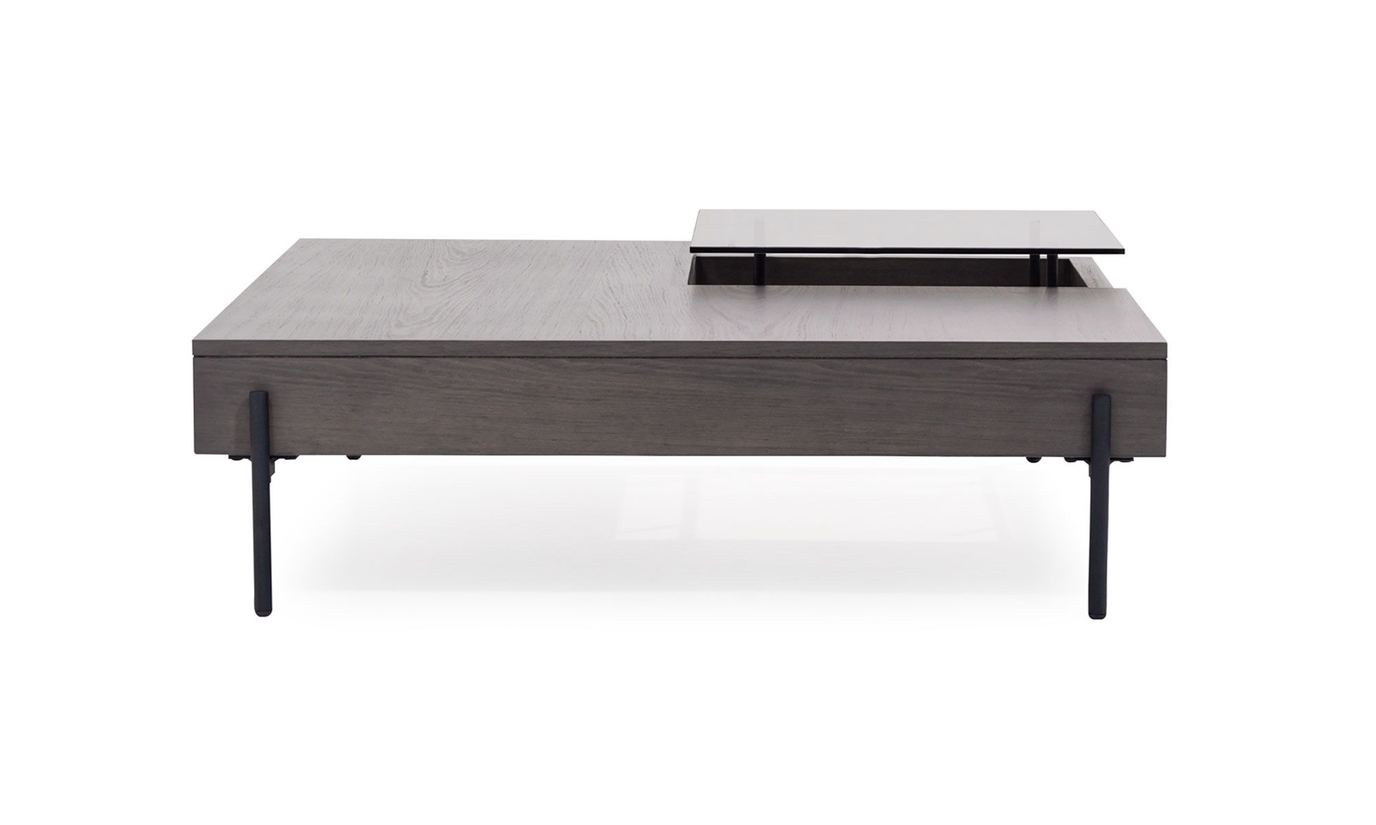 3.Mesa-centro-maia-plus-cuadrada-80cms Vista frontal de la Mesa de Centro Maia Plus de la marca Aristas. Un diseño moderno y elegante que presenta una superficie amplia en madera color Ceniza, sostenida por patas delgadas en metal.