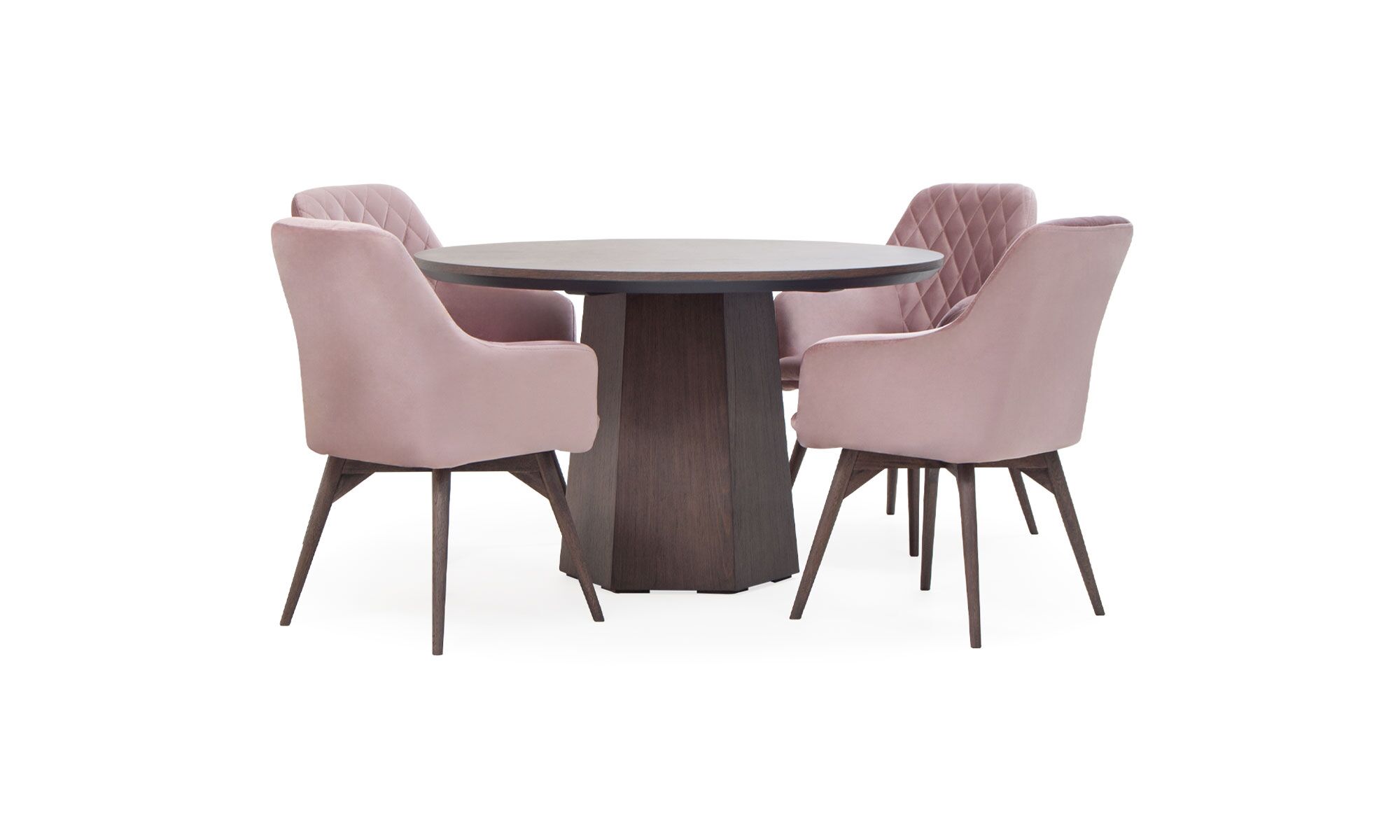 2.MESA-COMEDOR-MILANO-REDONDA-+-4-SILLAS-ODENSE Vista en X de la Mesa Comedor Milano Redonda con 4 sillas Odense de la marca Aristas. La mesa presenta una superficie redonda en roble europeo y una base gruesa en madera color Chocolate. Las sillas Odense, cuentan con respaldos curvados y líneas rectas en las costuras, lo que le aporta al conjunto un toque elegante.