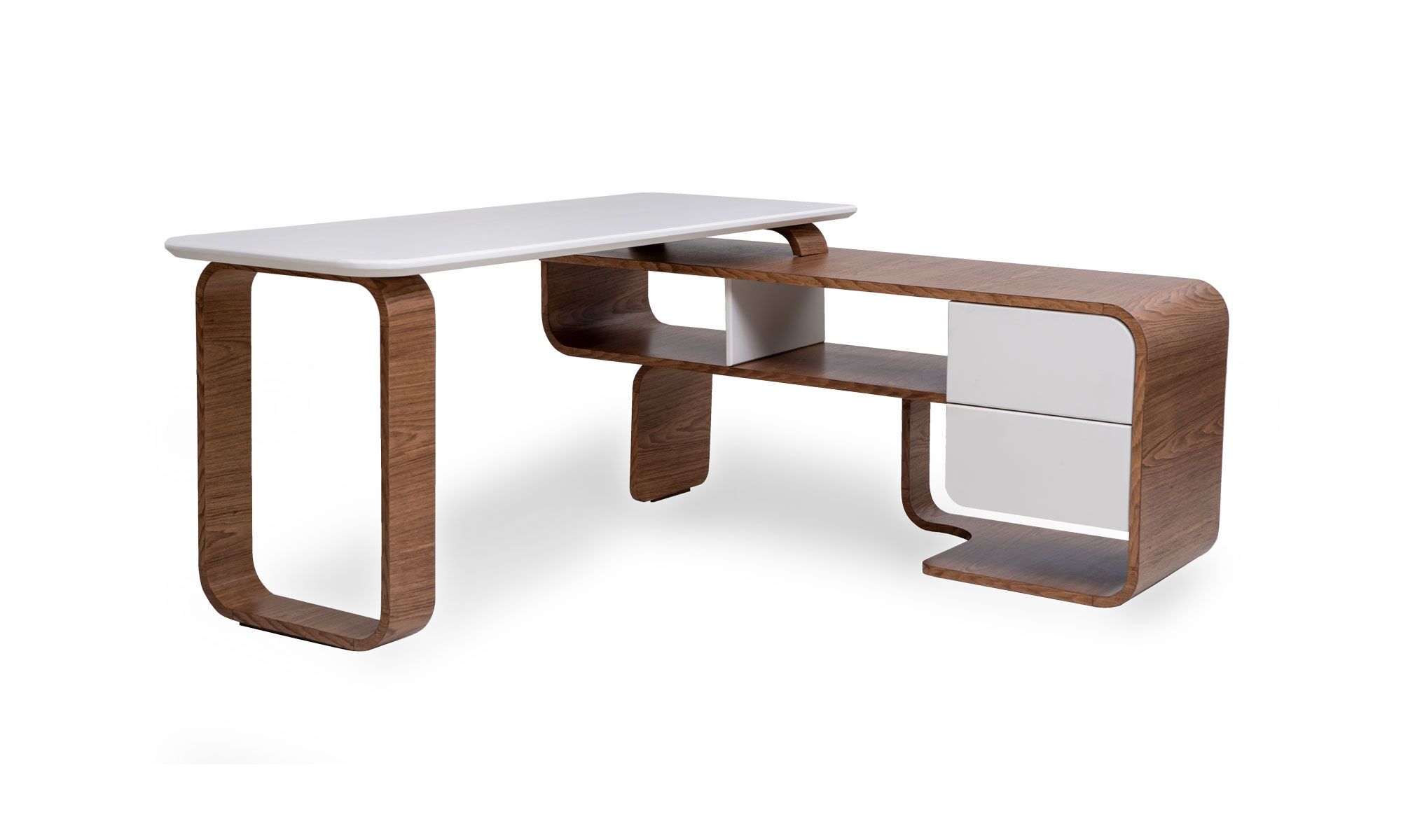 3,4 (1) nordico Escritorio Madrid en L con tapa sólida de la marca Aristas visto en perspectiva diagonal. Un diseño moderno en forma de "L" que presenta superficies con acabados en madera y una superficie amplia y plana en el color Blanco.